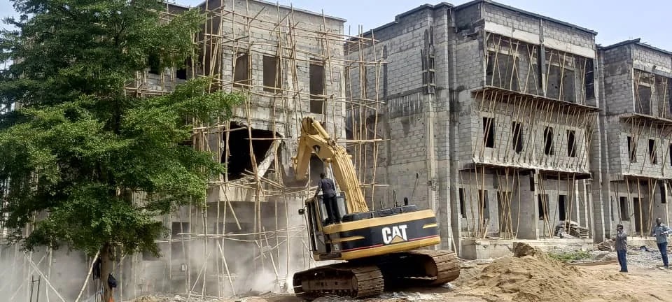 FCTA DEMOLISHES 11 ILLEGAL HIGH-RISE BUILDINGS IN APO-DUTSE OVER SAFETY AND REGULATORY&nbsp;VIOLATIONS