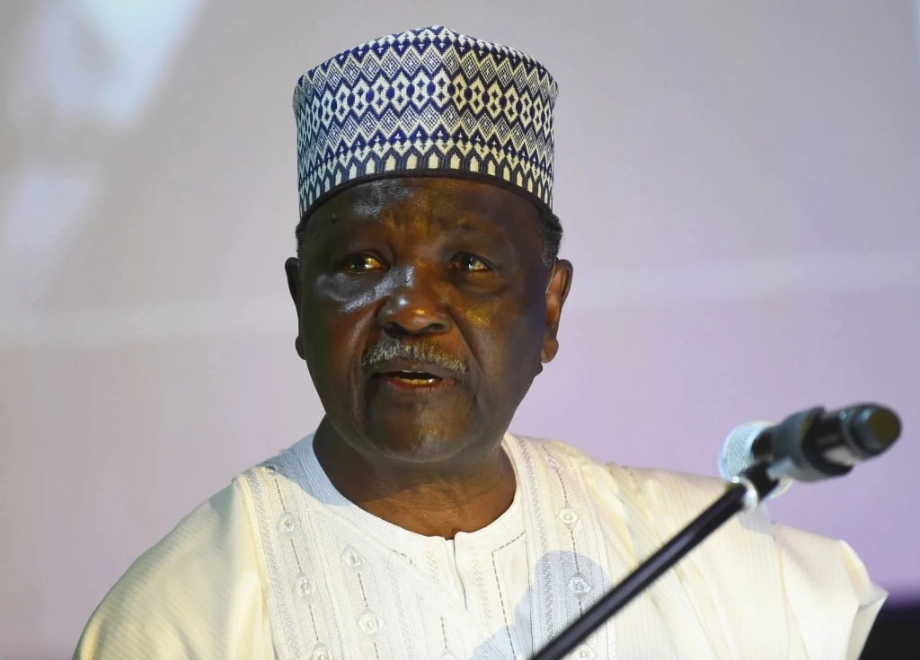 PLATEAU GOVERNOR CALEB MUTFWANG SALUTES GEN. YAKUBU GOWON ON 91ST BIRTHDAY