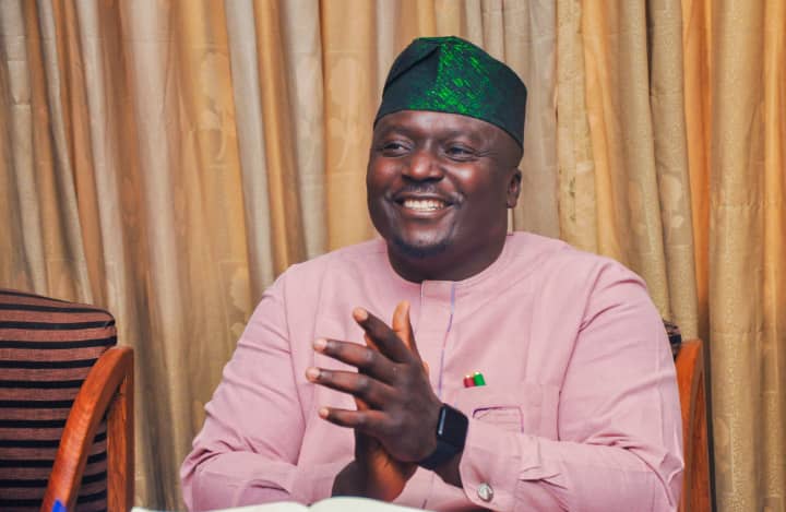 KIM BOT WINS PRESTIGIOUS 2025 MAY & BAKER PROFESSIONAL SERVICE AWARD IN&nbsp;PHARMACY