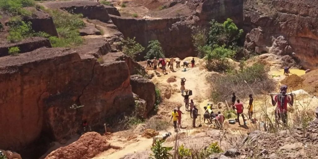 MINING PIT COLLAPSE KILLS THREE, INJURES FOUR IN EBONYI
