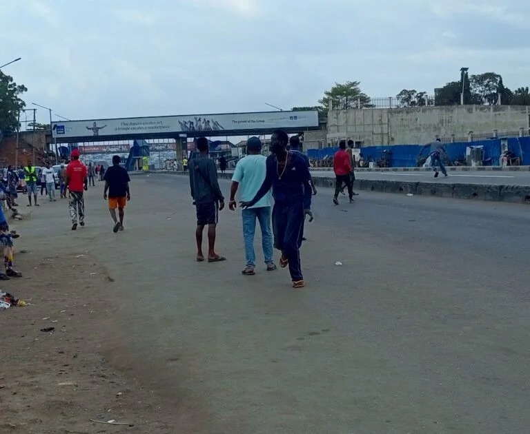 LAGOS SANITATION RETURNS—BUT MANY STAY&nbsp;INDOORS