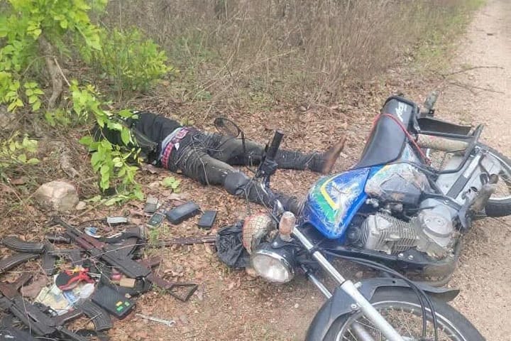 TROOPS NEUTRALISE TERRORIST IN KOGI FOREST RAID, RECOVER ARMS, MOTORCYCLE,&nbsp;CASH