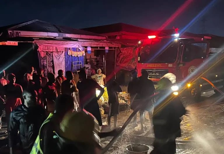 FIRE DESTROYS 17 SHOPS AT IKORODU MARKET, NO CASUALTIES&nbsp;RECORDED