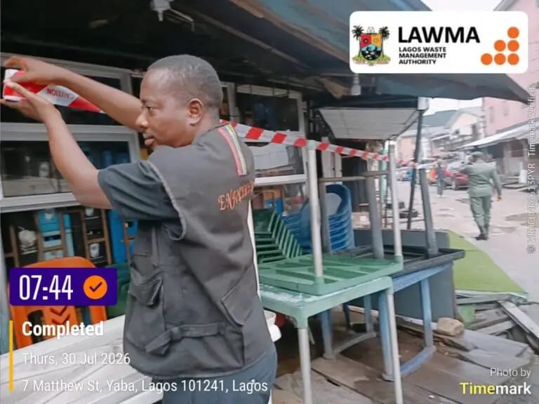 LAWMA SEALS SHOPS ALONG TEJUOSHO-OJUELEGBA CORRIDOR OVER ILLEGAL&nbsp;DUMPING